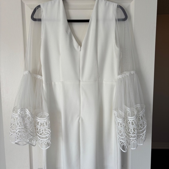 White dress - Picture 2 of 3